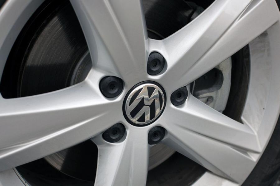 Volkswagen Passat 2.5L SEL Premium 2012 года  (фото 35 из 36)